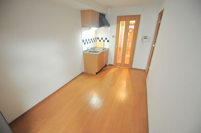 大阪市城東区今福西５丁目の賃貸マンションの居間・リビング