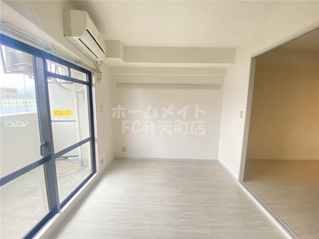 【居間・リビング】 | シャトー弁天弐番館 | おしゃれな居間です