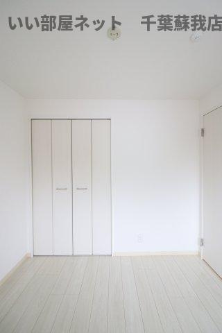 ヴァンヴェール葛城の洋室|個人の部屋や寝室として使える洋室です