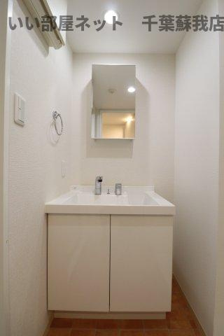 ヴァンヴェール葛城の洗面所|朝の準備に活躍する、洗髪洗面化粧台！