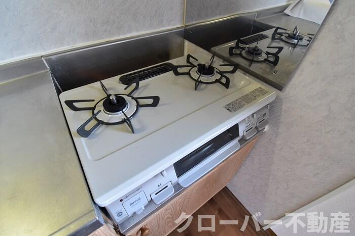 ファミーユ Ｍ B棟のキッチン|ガスコンロ