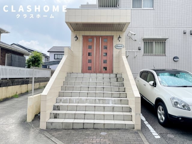 Hanalei　　 刈谷市近郊の賃貸はクラスホームのエントランス