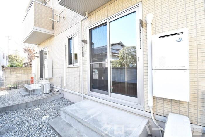 フラット ウィステリアのバルコニー|専用庭