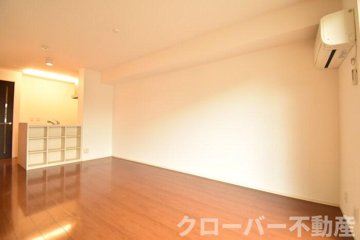 フラット ウィステリアの居間・リビング|ＬＤＫ１２帖