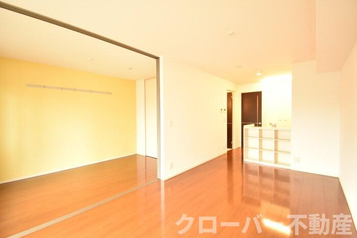 フラット ウィステリアの居間・リビング|ＬＤＫ１２帖