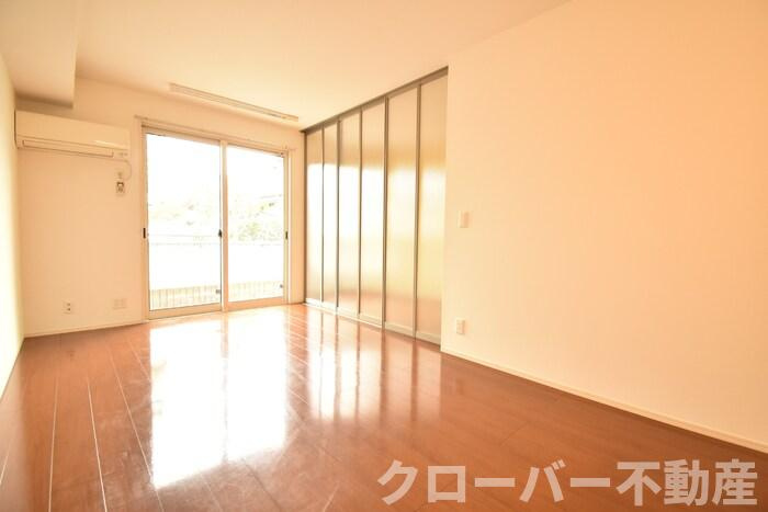 フラット ウィステリアの居間・リビング|ＬＤＫ１２帖