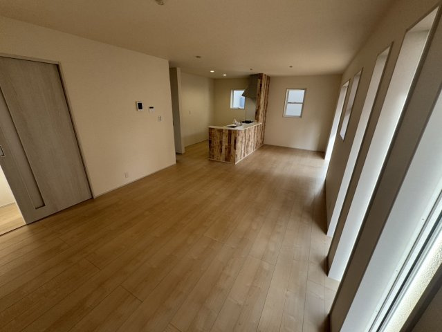 リーブルガーデン．S　深谷上柴町東第３　の居間・リビング|１号棟現地リビング（2026年05月02日）撮影