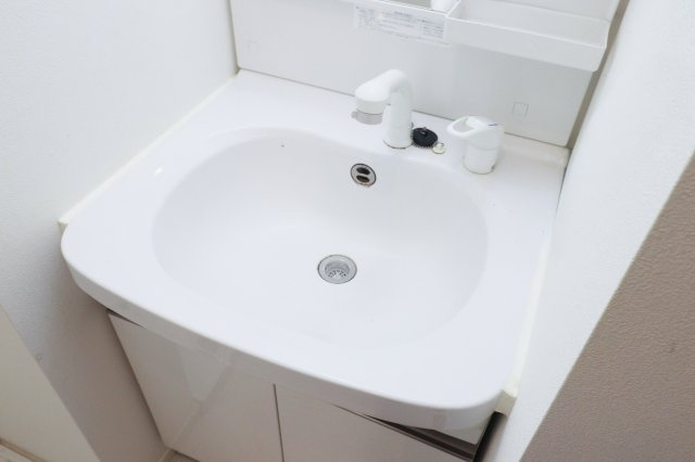 サヴォイラ・マリナ　ドゥ　ハカタ　2階の洗面所|別号室のものです。現状優先になります。