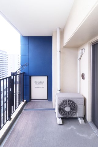 サヴォイラ・マリナ　ドゥ　ハカタ　2階のバルコニー|別号室のものです。現状優先になります。