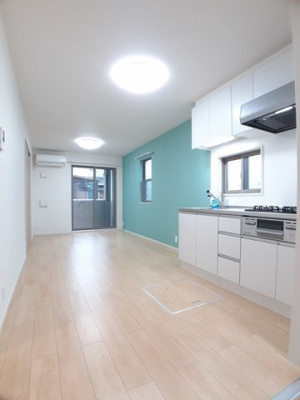 【居間・リビング】 | アン・ソレイユ | ゆったりとしたリビングです