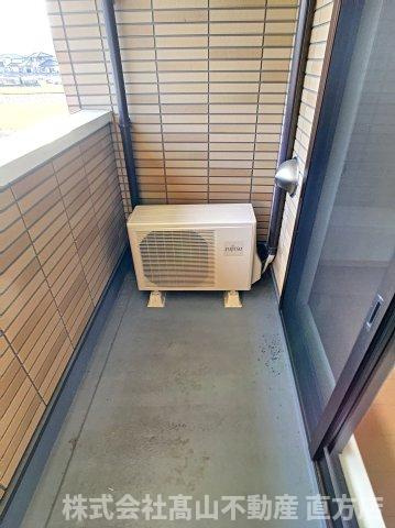 直方市大字感田のアパートのバルコニー