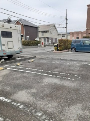 【駐車場】 | コンソラトゥールコヤ | 車をお持ちの方に嬉しい駐車場付きの物件です