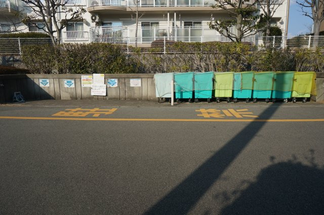 名谷14団地57号棟の周辺|敷地内ゴミ置き場