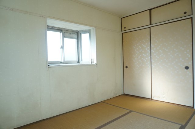 名谷14団地57号棟の和室|南側和室約6帖です