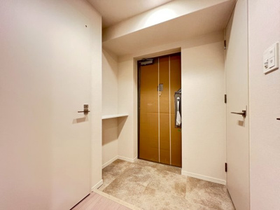 【玄関】 | スプランディッド弁天町WEST