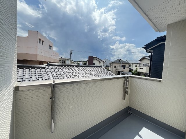 【バルコニー】 | 糟屋郡須恵町大字旅石24期　1号棟（全4棟）【仲介手数料無料・0円】 | 施工例。施工例は完成時と異なる場合があります。