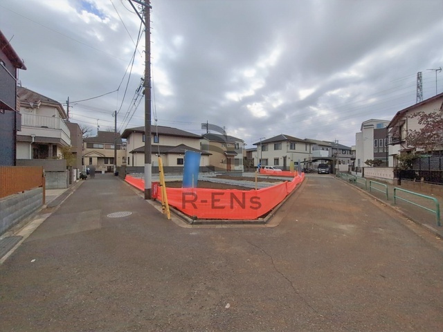 【前面道路含む現地写真】 | 練馬区西大泉１丁目　建築条件付き売地　３区画 | 見通しもよく落ち着いた住宅街でゆったり過ごせる住環境