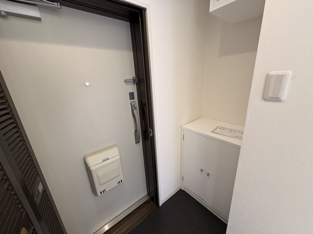ライオンズマンション学園前の玄関