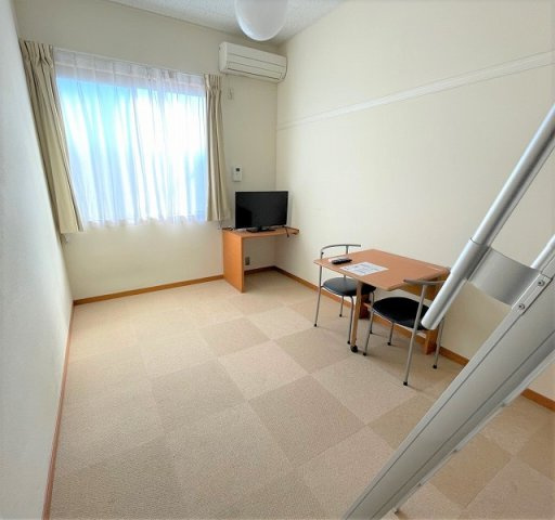 レオパレスリバータウン２０の居間・リビング