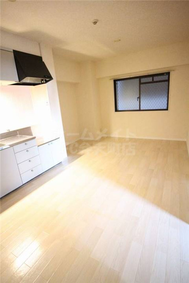 【居間・リビング】 | シャトー弁天弐番館