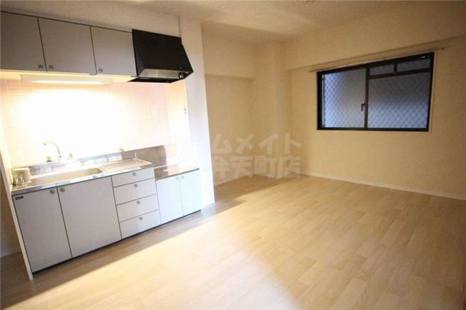 【居間・リビング】 | シャトー弁天弐番館