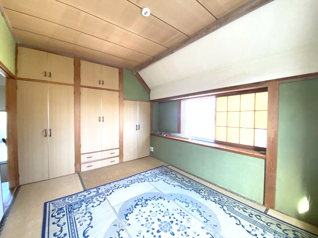 大野台７丁目　中古戸建の和室|収納豊富な和室