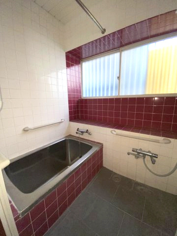 大野台７丁目　中古戸建の浴室