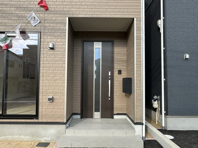 神戸市西区王塚台7丁目新築戸建６号棟の玄関
