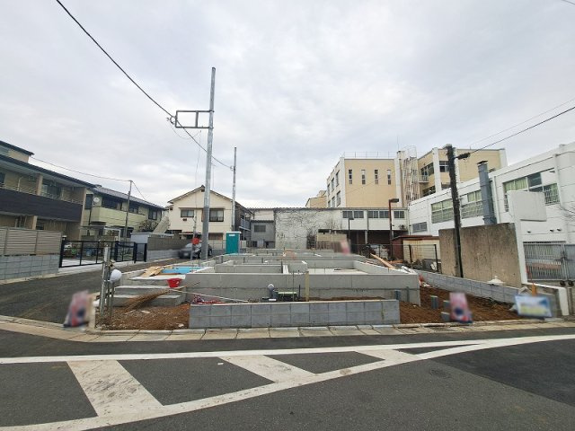【外観】 | 練馬区関町北4丁目　新築一戸建住宅　全3棟　(保谷店) | 小学校、中学校まで徒歩8分。お子様の登下校も安心の距離。