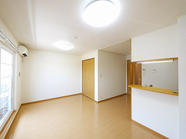 グレースピアＤの居間・リビング|使いやすい居間です