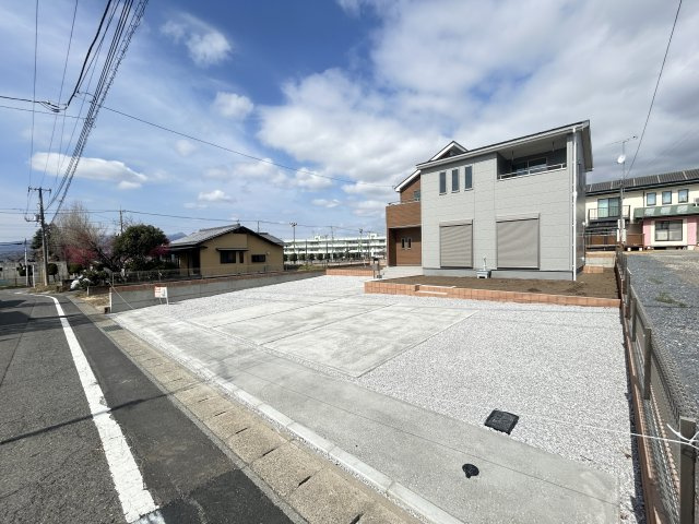新築　前橋市富士見町原之郷第９　Livele Garden.S　１号棟の駐車場|現地写真　駐車スペースは並列2台分可能です！

