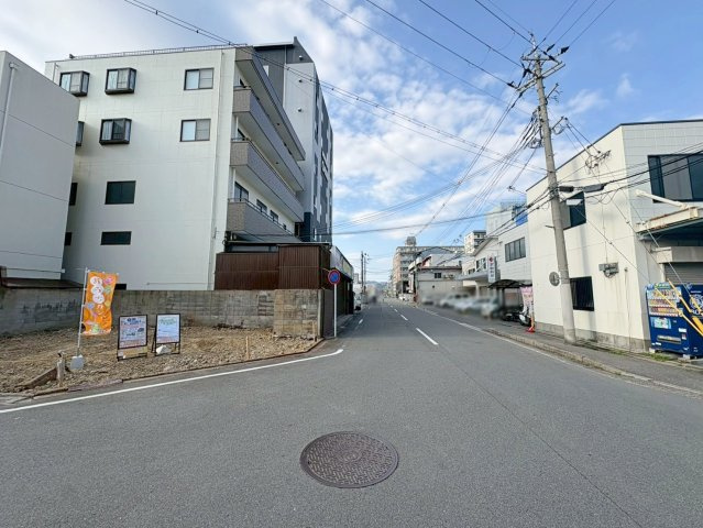 西京極東大丸町　新築参考Bプランの前面道路含む現地写真|『前道８ｍ！』
ゆったりした前道で見通し良好！実際に現地の様子を見てみませんか？（R8.2撮影）