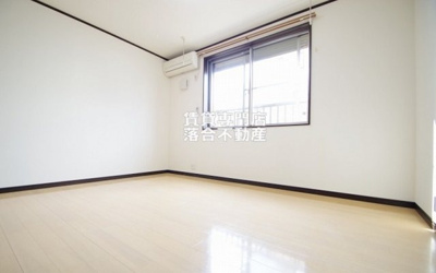 【寝室】 | ルーエンハウス | 使い勝手のいいお部屋