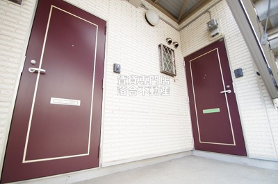 【エントランス】 | ルーエンハウス | 清潔感あります♪