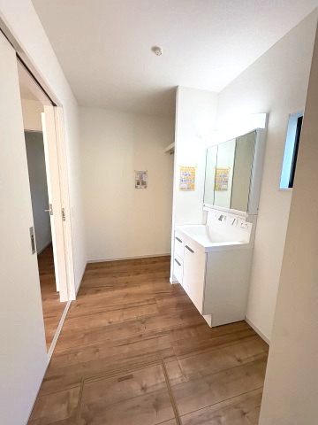 【洗面所】 | 糟屋郡須恵町旅石24期　4号棟（全4棟）【仲介手数料無料・0円】 | 施工例。施工例は完成時と異なる場合があります。