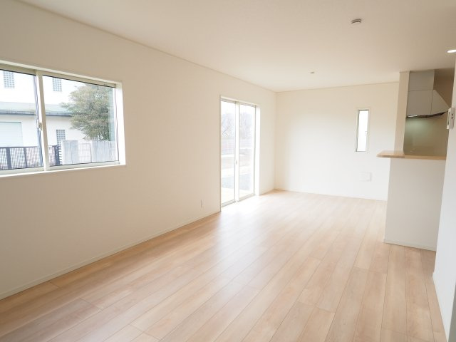 【居間・リビング】 | Cradle garden　飯坂町第13　１号棟 | ★内覧予約で新米4kg★