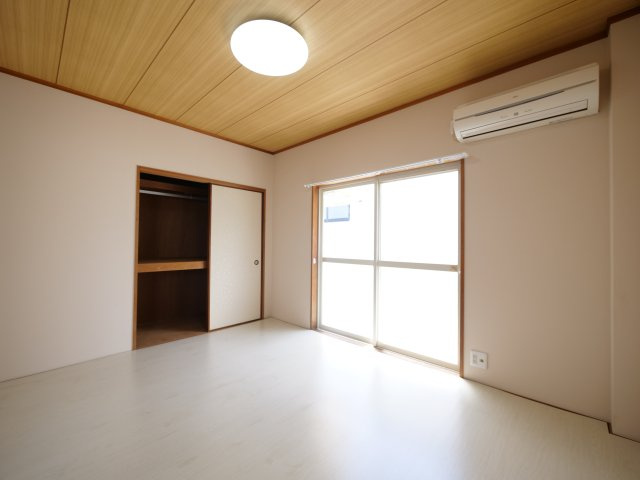 メゾンドいづみの洋室