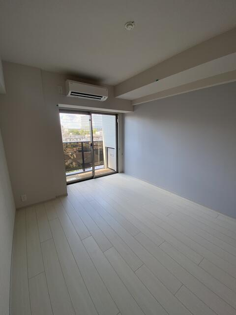 ガリシアレジデンス松陰神社の内装|エアコンも付いたお部屋です