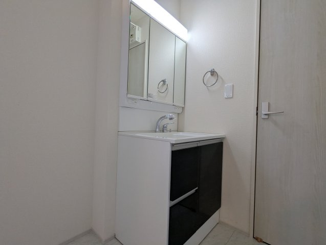 水戸市内原町　第12の独立洗面台|ゆったりとした洗面スペース！一日を始める朝も素顔に戻る夜も気持ちのいい洗面室から～！
