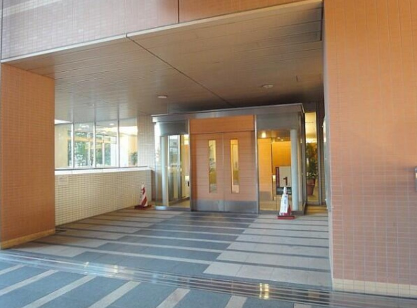 河田町ガーデン クラブフロアのエントランス