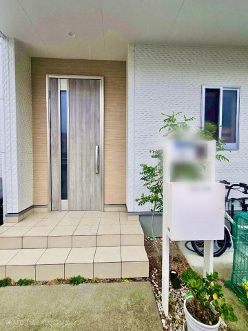 岸和田2丁目　中古一戸建ての玄関|■物件内覧・資金計画相談・住宅ローン相談、リフォーム相談、お問合せ受付中■
※当日・翌日のご内覧、ご相談はお電話でのお問合せがスムーズです！