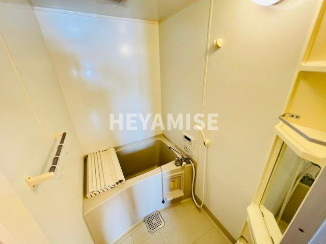 ウィルモア東町の浴室