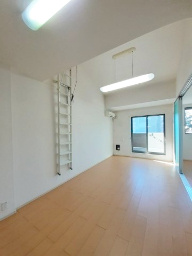 グランデの居間・リビング