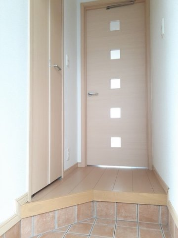 プリムローズＫＭの玄関