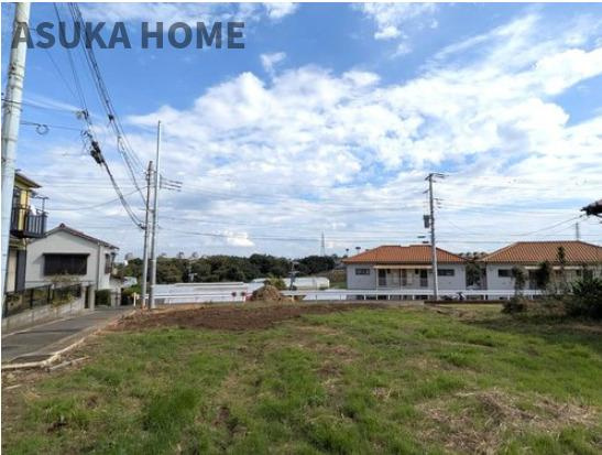 横浜市保土ヶ谷区仏向町の前面道路含む現地写真|現地の風景です。ゆとりある敷地空間と高台のため通風、陽当たりともに良好です。