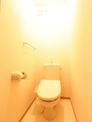 熊本市西区島崎２丁目のアパートのトイレ