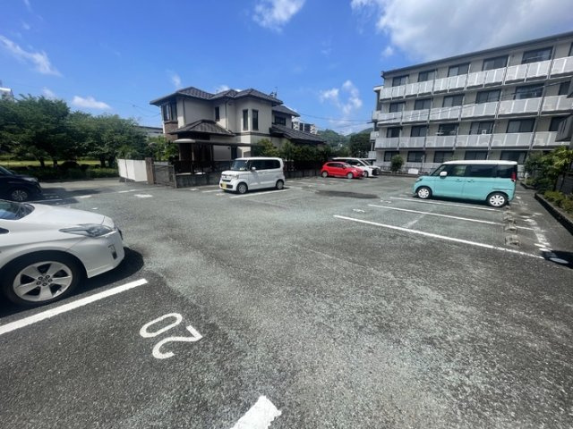 熊本市西区島崎２丁目のアパートの駐車場
