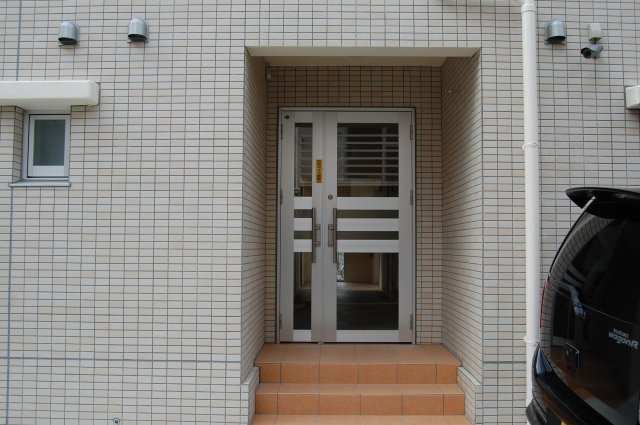 ライジング松尾のエントランス