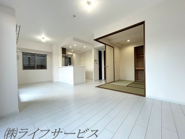 【居間・リビング】 | ライオンズクオーレ御幣島駅前ヴェルデ | 室内改装済なのですぐにお住まい頂けます！陽当り良好！リビングルームに床暖房あり！