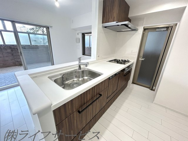 【キッチン】 | ライオンズクオーレ御幣島駅前ヴェルデ | オープンスタイルのシステムキッチン！勝手口有！
